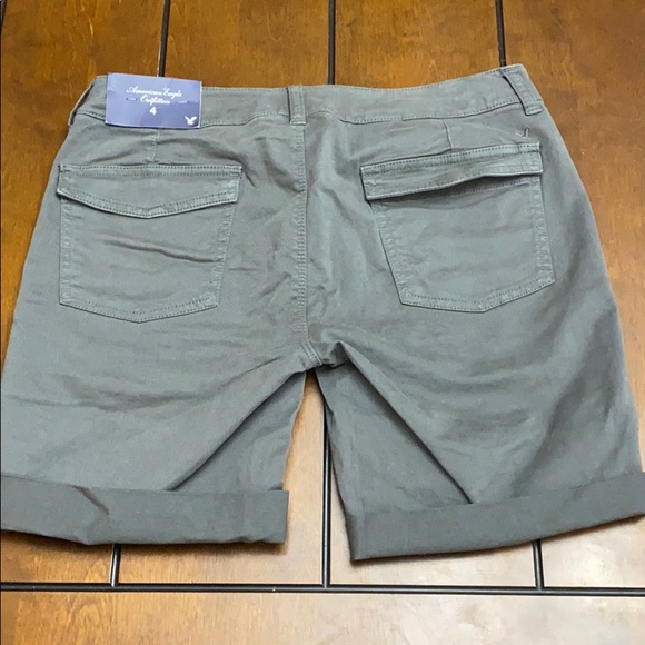 NWT AE Grey-Green Cargo Midi Shorts - Picture 5 of 11